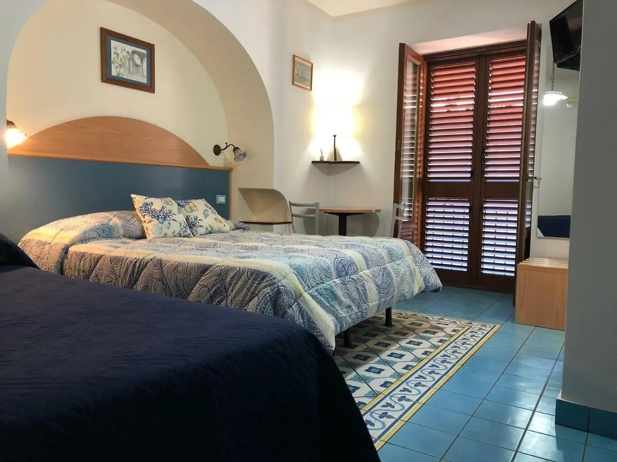 Diana Brown B&B Affittacamere 리파리